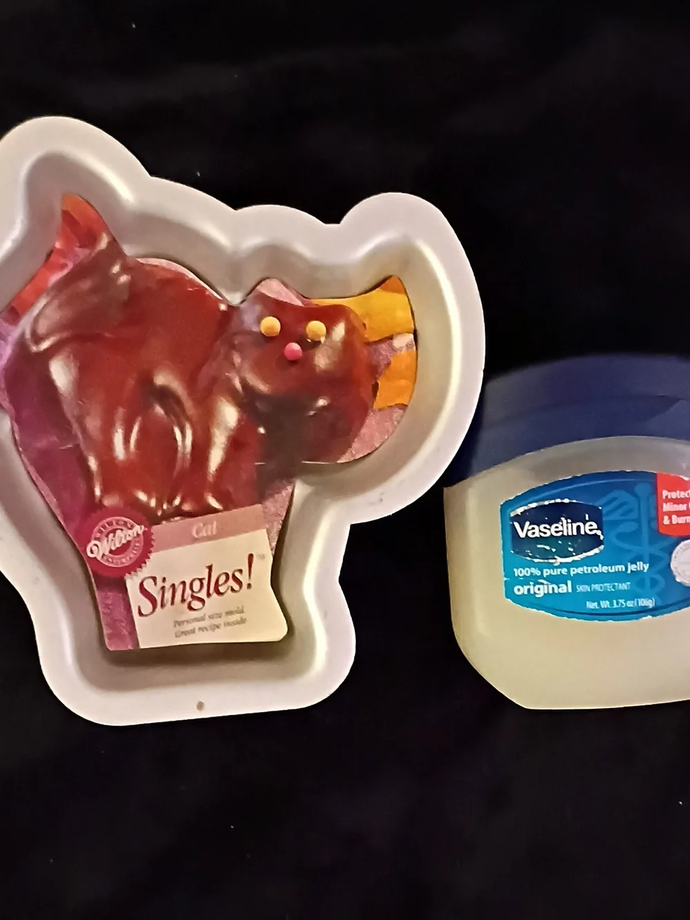 Wilton cat shaped